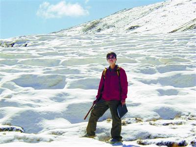 教育部追授李德威同志“全國優秀教師”榮譽稱號