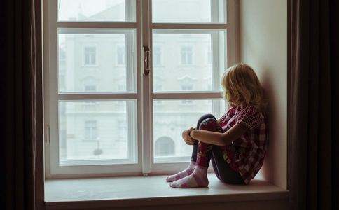 初中女生跳樓稱被同學欺負 校方:不存在欺凌