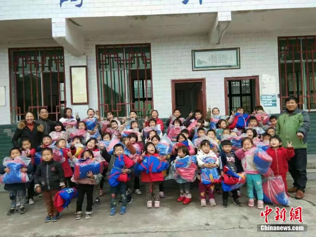 四川這對夫婦傾盡所有在大山里呆了18年,801個留守兒童叫他們爸媽!
