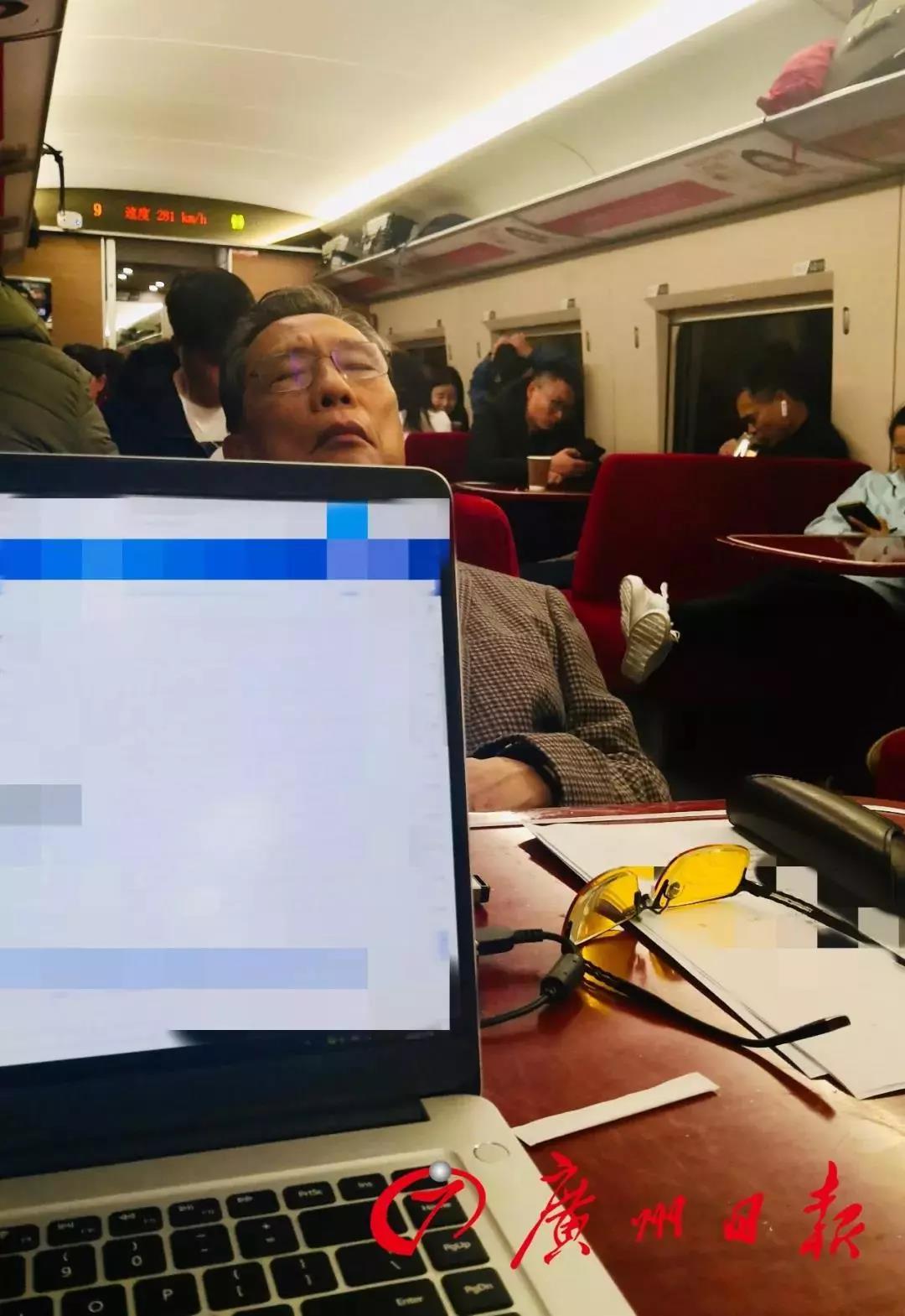 這10組刷屏照片看哭無數人！告訴孩子：如果有英雄，他們都是！