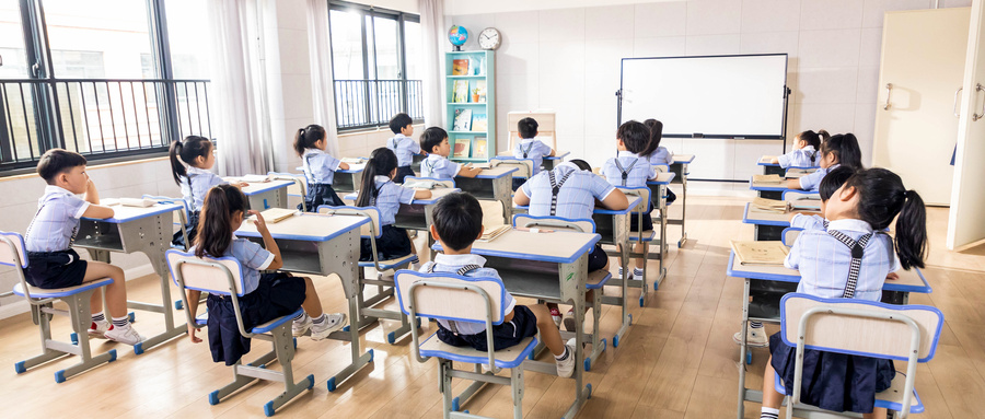 誰給你的權力這樣對待合法的校外培訓學校？