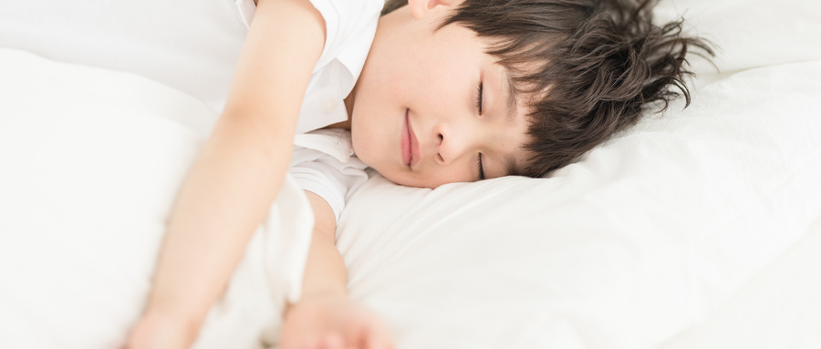 孩子睡眠不足和睡眠充足，差距居然這么大！父母務必要上心